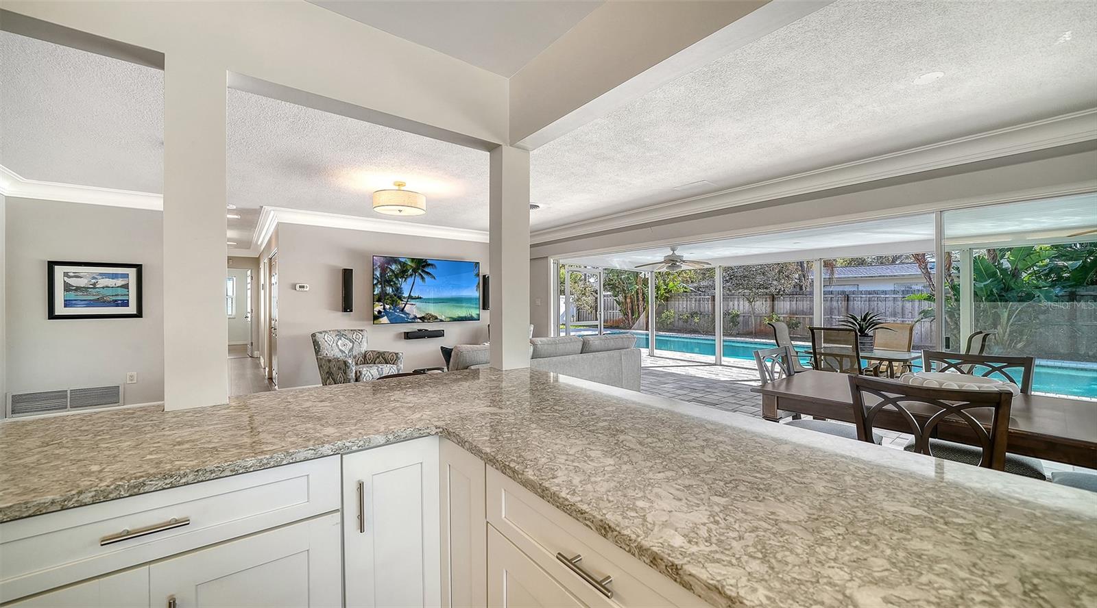 SOUTH GATE - Residential