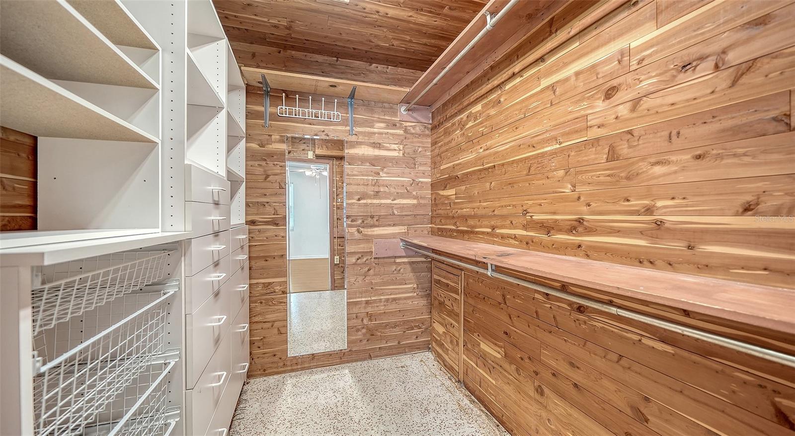 SOUTH GATE - Residential