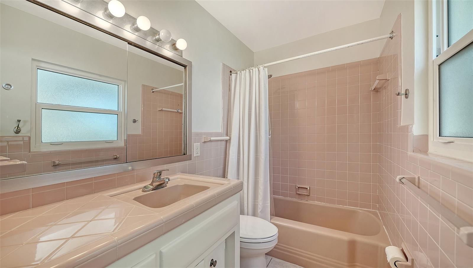 SOUTH GATE - Residential