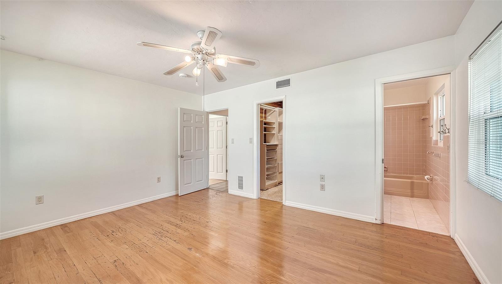 SOUTH GATE - Residential