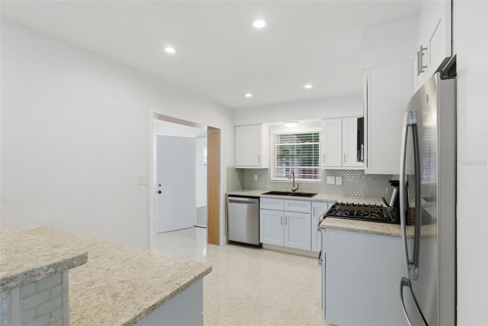 KELLY JOHN A SCARBROUGH SUB - Residential