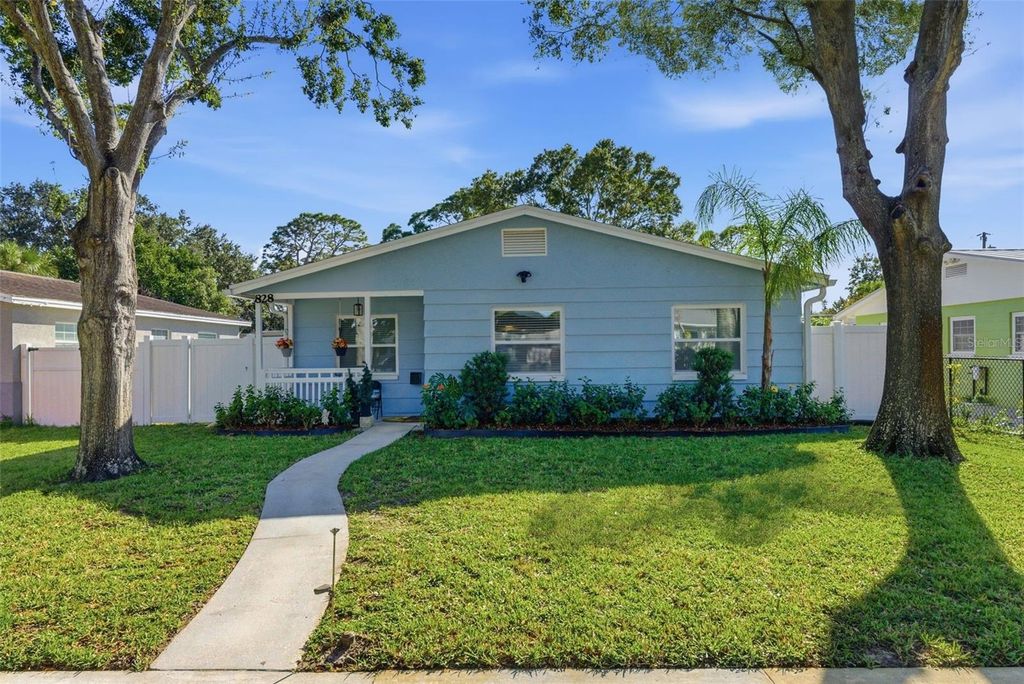 Photo of 828 89th Avenue N, St Petersburg, FL 33702 (MLS # TB8456204)