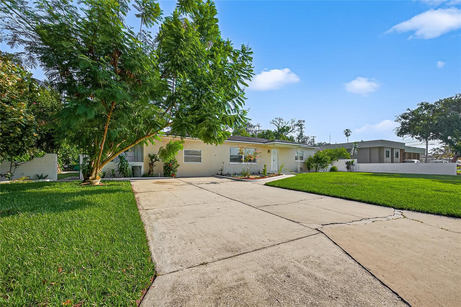 2503 W DIANA STREET