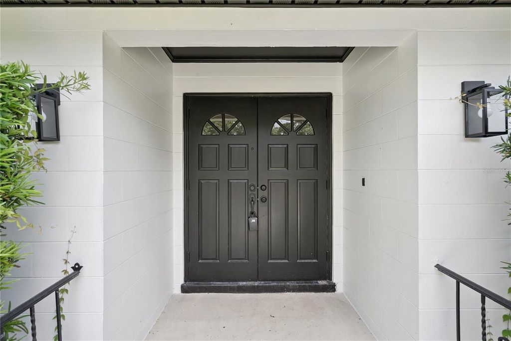 Photo of 601 E Citrus Street, Altamonte Springs, FL 32701 (MLS # O6409866)