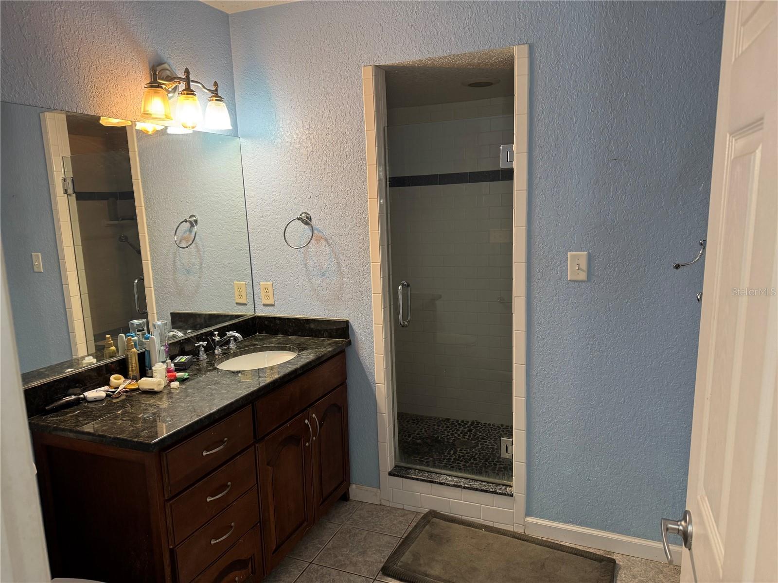 ARMENIA ACRES - Residential