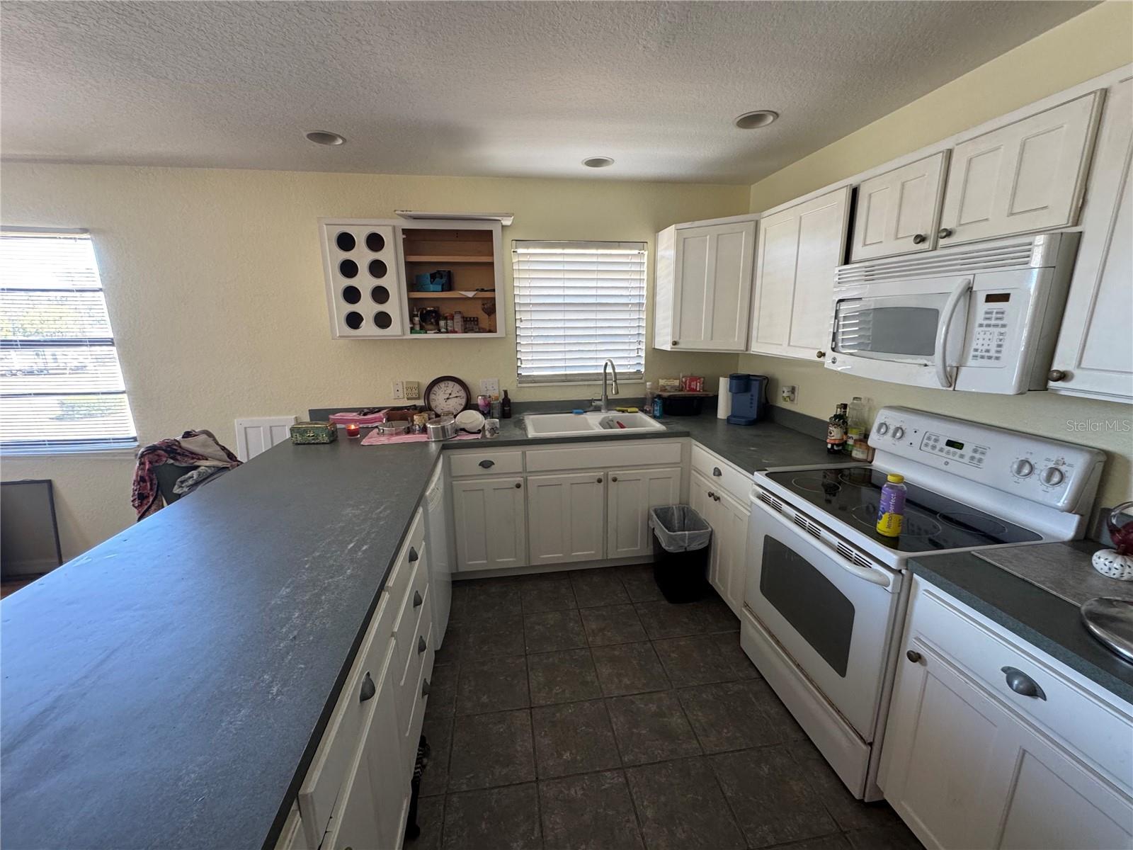 ARMENIA ACRES - Residential