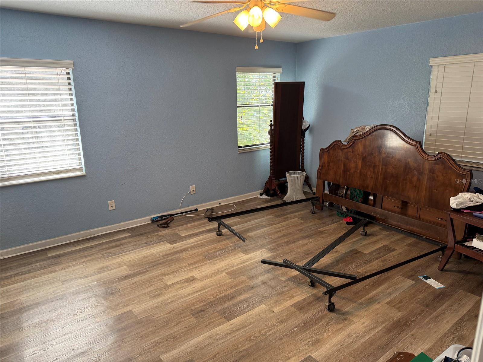 ARMENIA ACRES - Residential