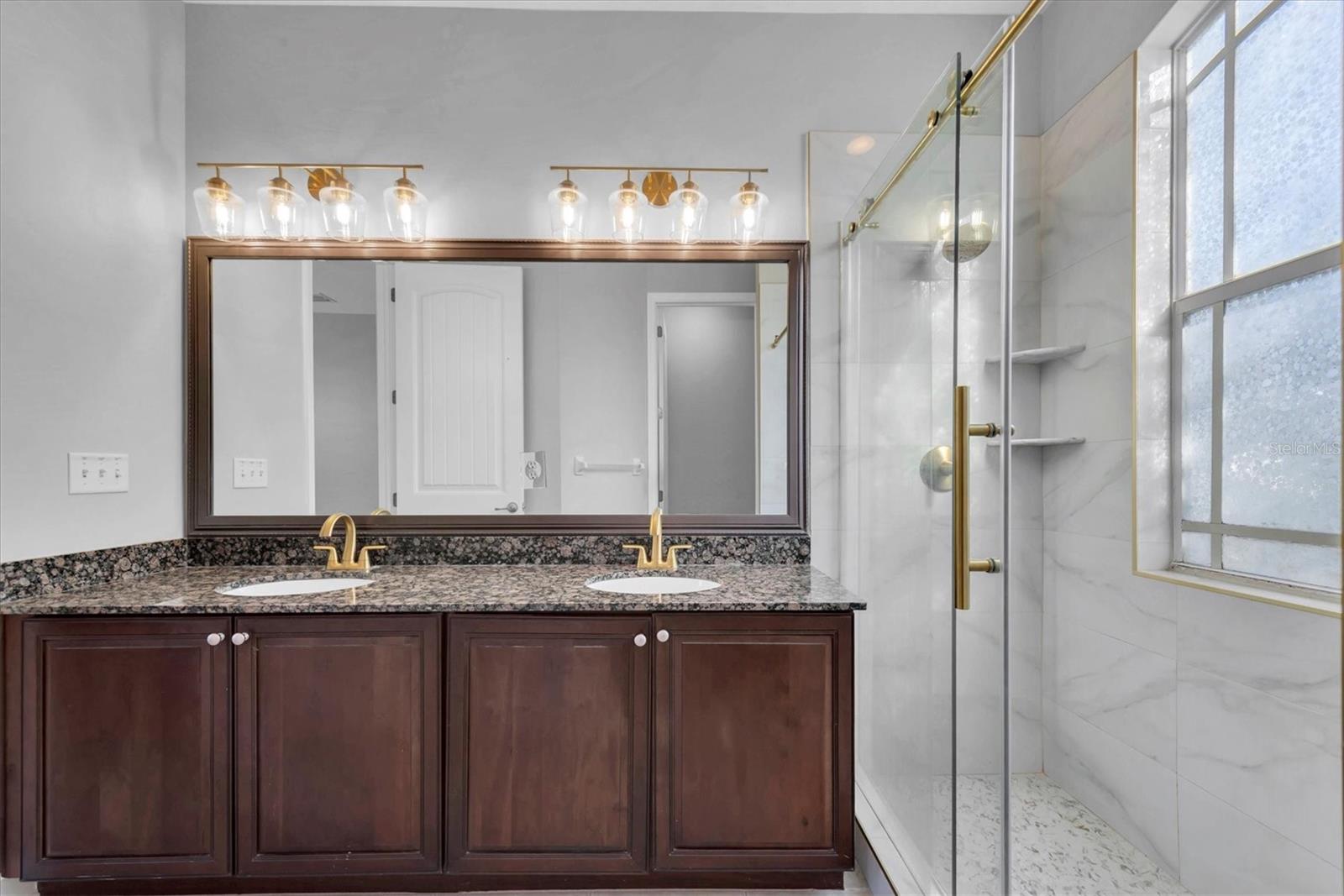 CLEVELAND STREET VILLAS - Residential