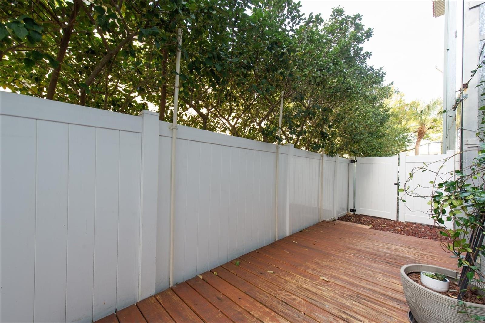 CLEVELAND STREET VILLAS - Residential