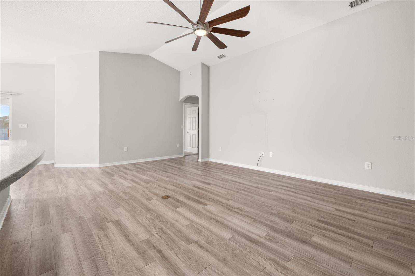 HIGHLAND MDWS 4B - Residential