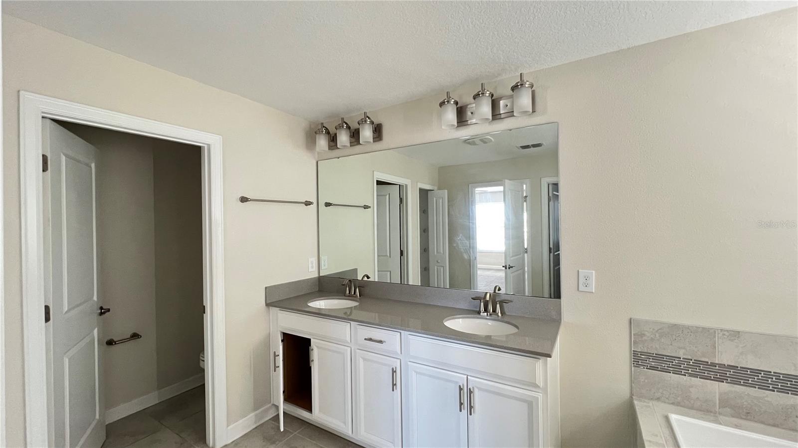 STOREY LAKE TR K - Residential