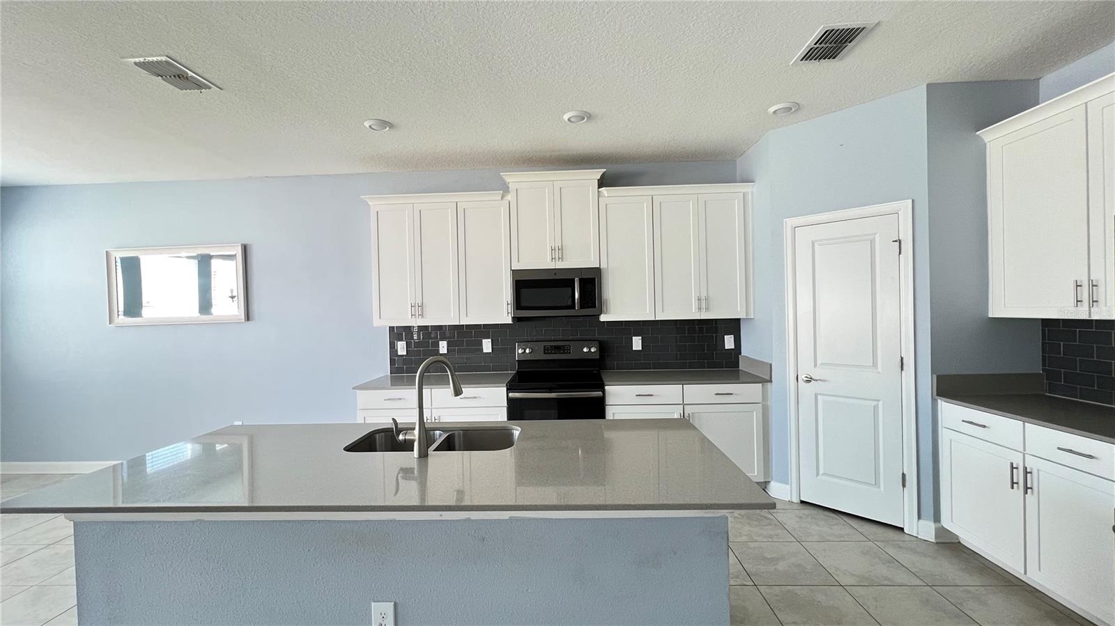 STOREY LAKE TR K - Residential