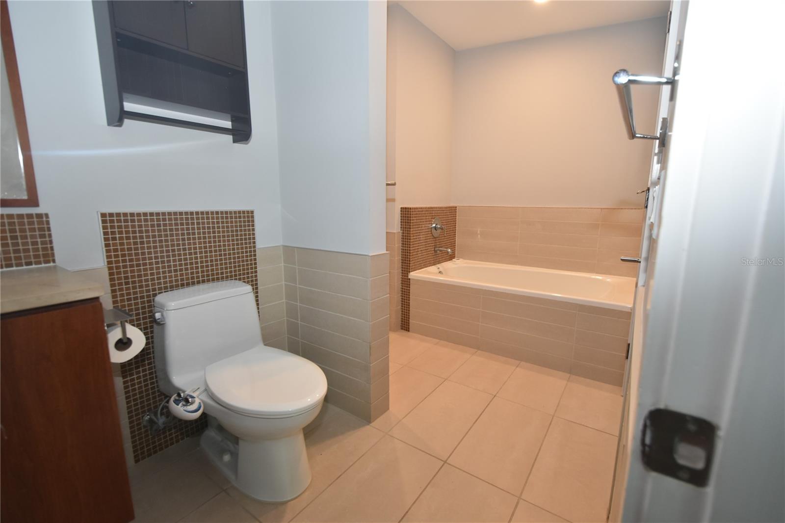 THE PLACE AT CHANNELSIDE A CON - Residential