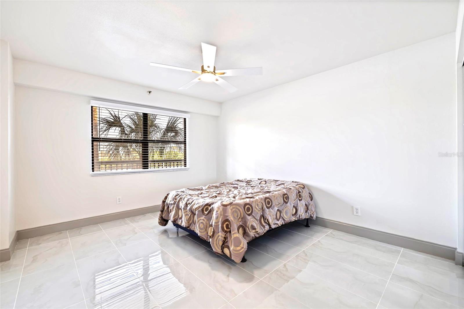 ISLAND VIEW SOUTH CONDO - Residential Lease