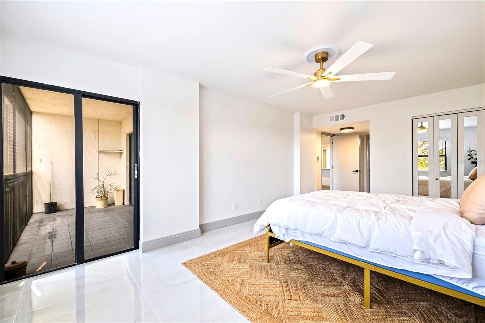 ISLAND VIEW SOUTH CONDO - Residential Lease