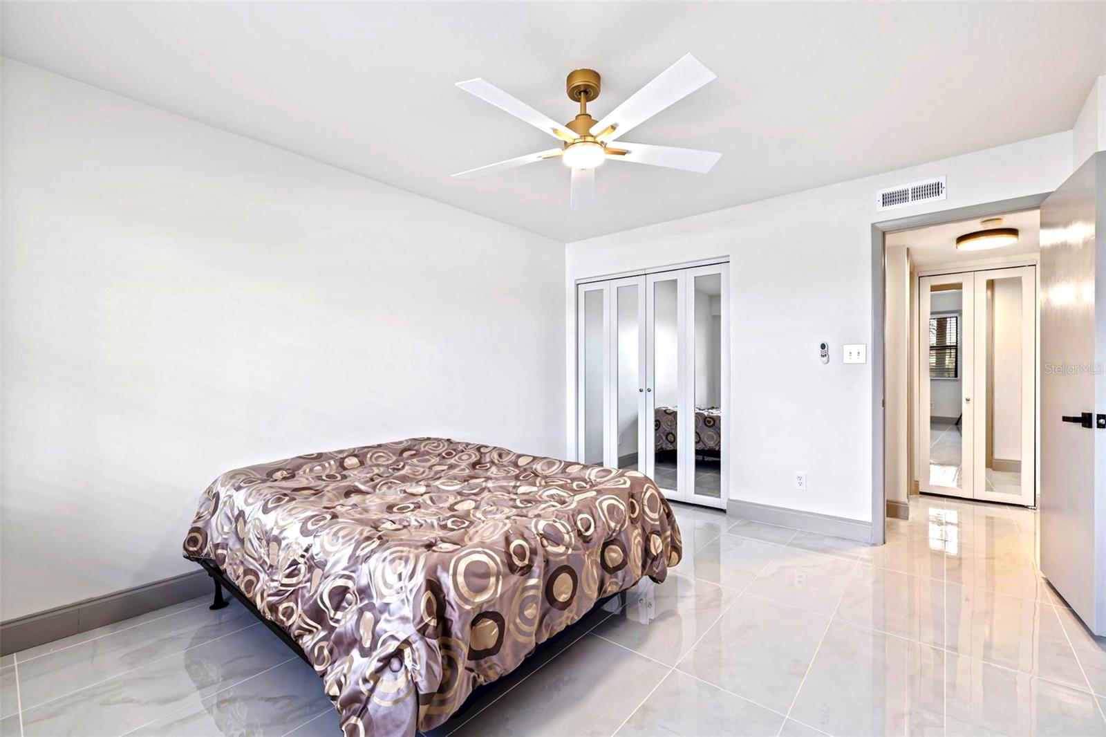 ISLAND VIEW SOUTH CONDO - Residential Lease