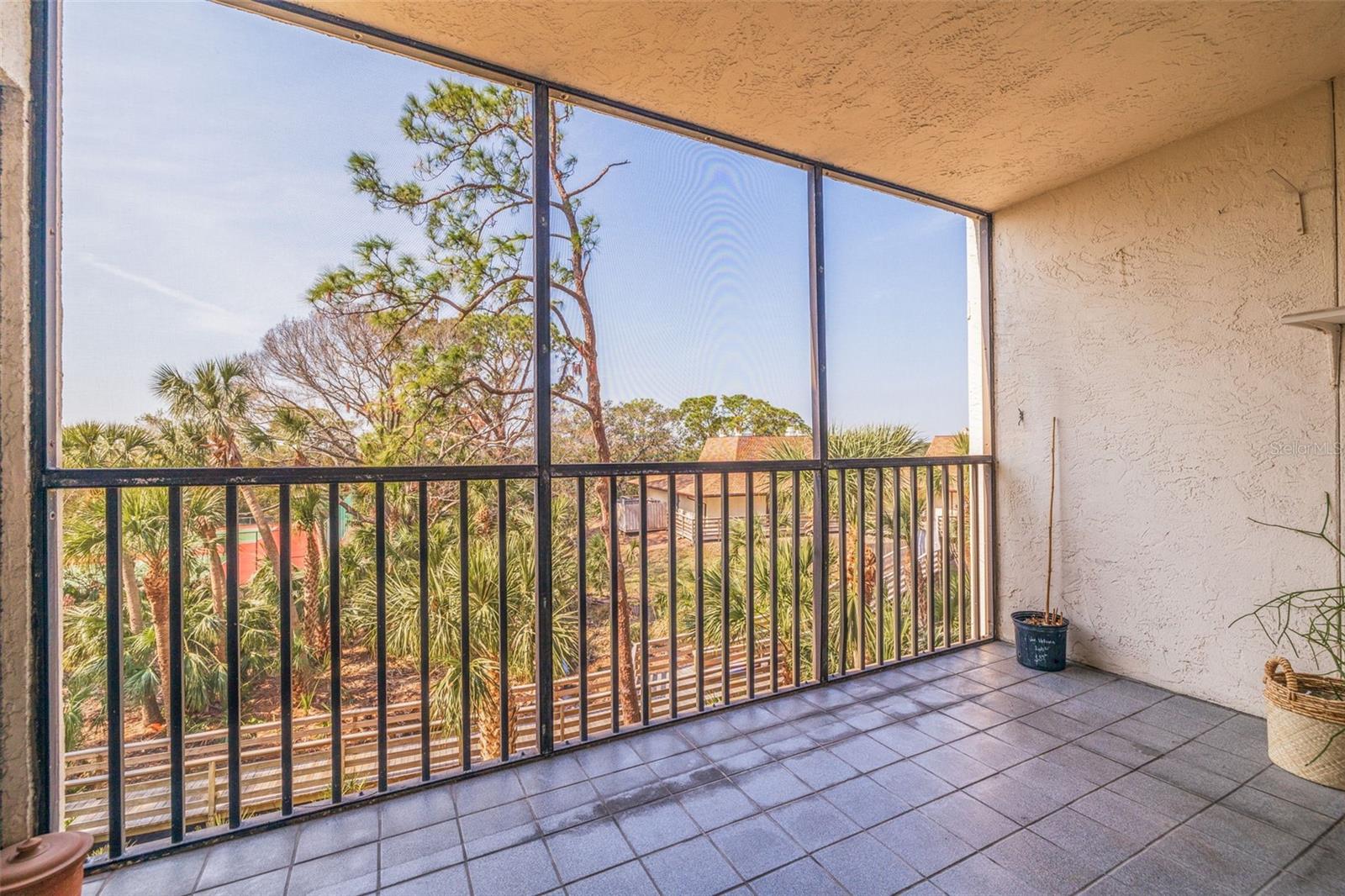 ISLAND VIEW SOUTH CONDO - Residential Lease