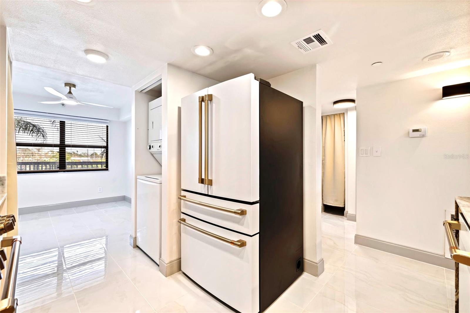 ISLAND VIEW SOUTH CONDO - Residential Lease