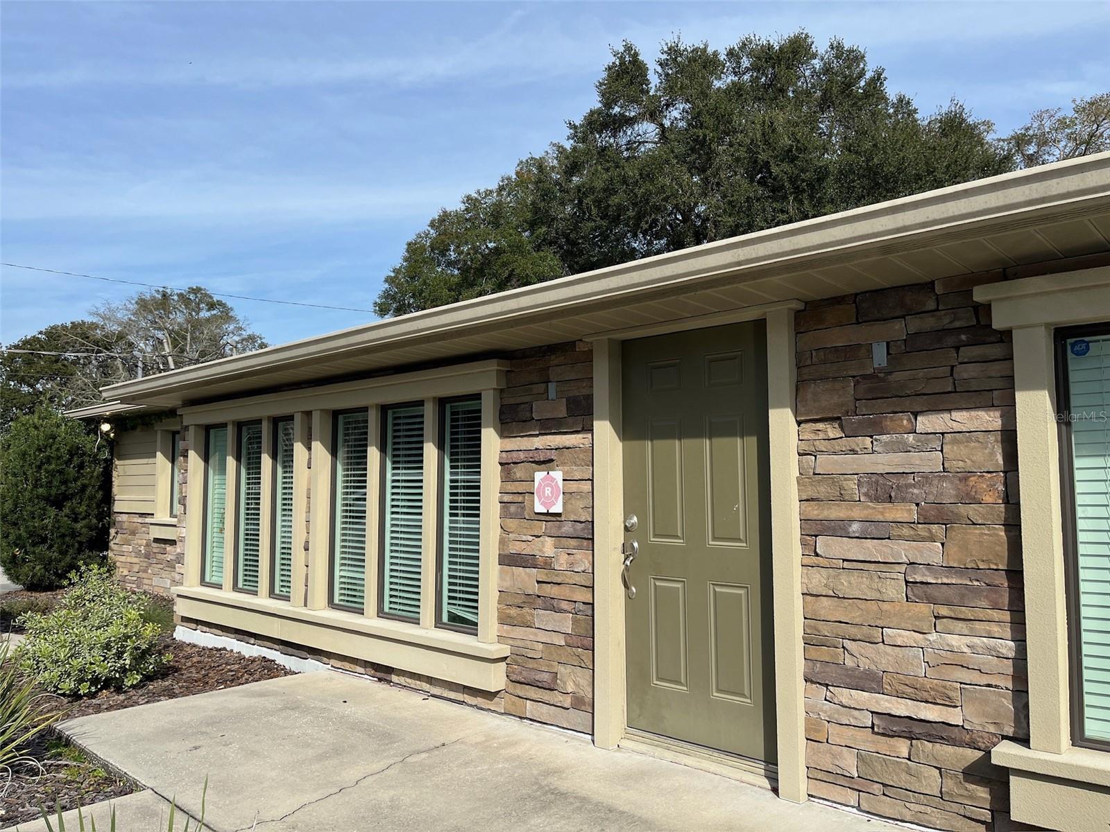 KINGSWAY HEIGHTS SUB - Commercial Lease