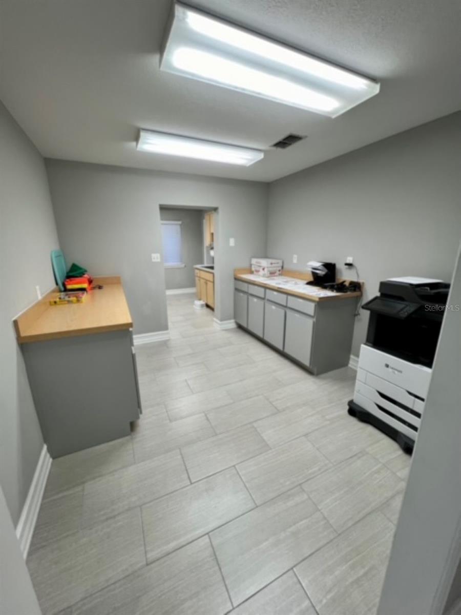 KINGSWAY HEIGHTS SUB - Commercial Lease