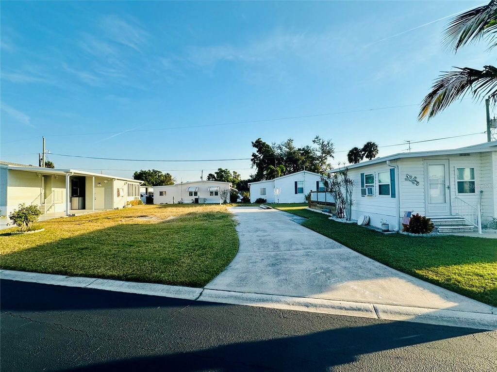 Photo of 522 Centre Street, Palmetto, FL 34221 (MLS # A4672761)