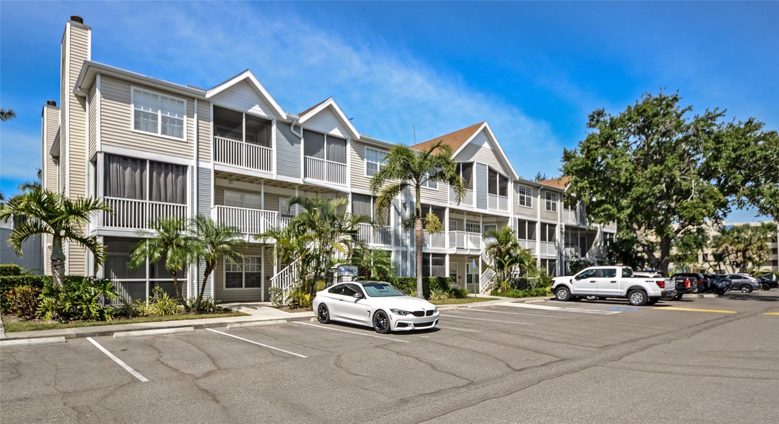 two level rental available for short term or annual rent in Central Park 11. Centrally located near downtown Sarasota and a short drive to Siesta and Lido. Two large bedrooms with en suite bathrooms and large kitchen. Water view of the Bayou from the porch.
