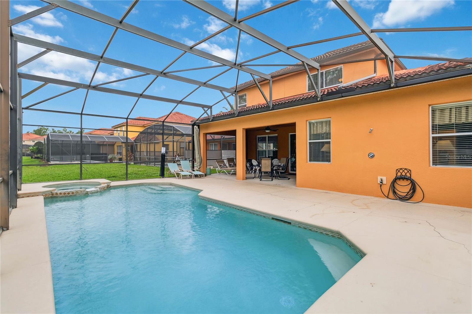 WATERSONG PH 01 - Residential