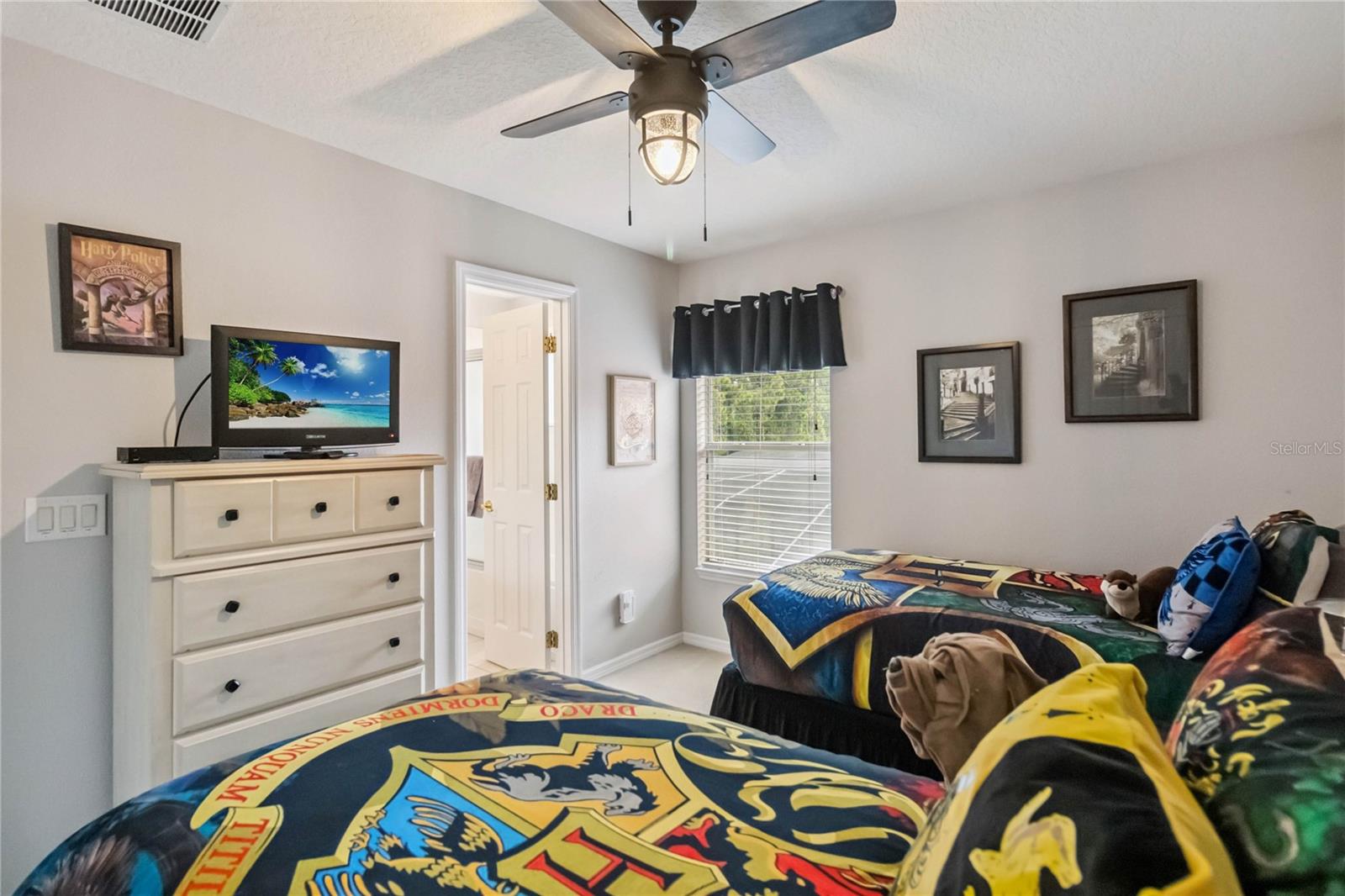 WATERSONG PH 01 - Residential