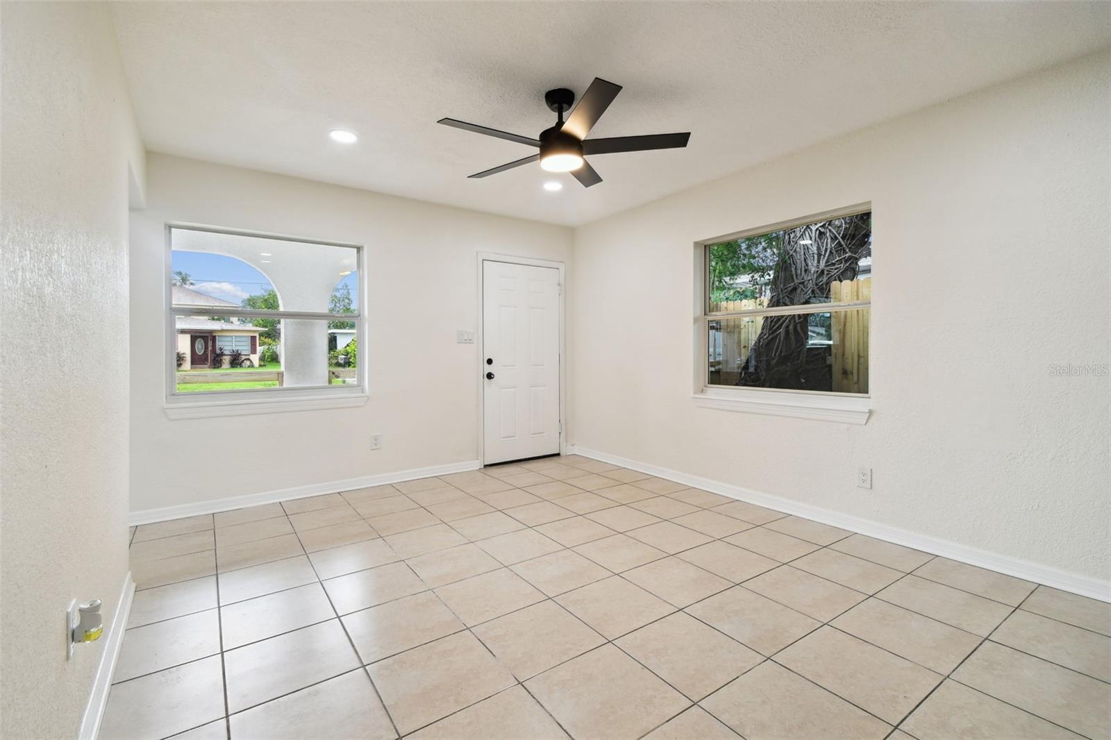 3320 W KATHLEEN STREET