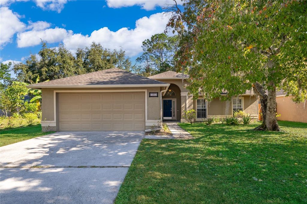 Photo of 633 Heron Bay Drive, Orlando, FL 32825 (MLS # O6362884)