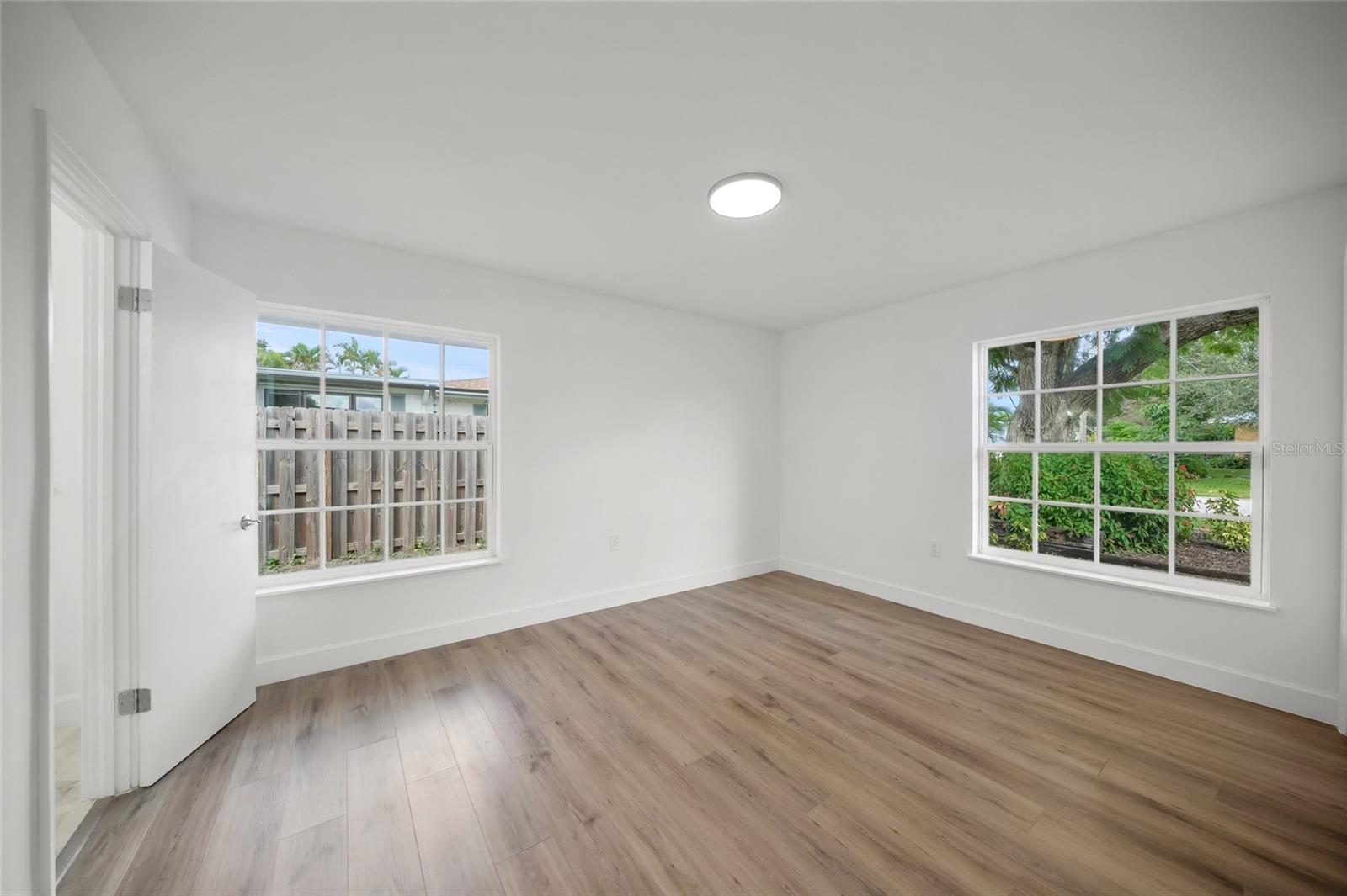 SOUTH GATE - Residential