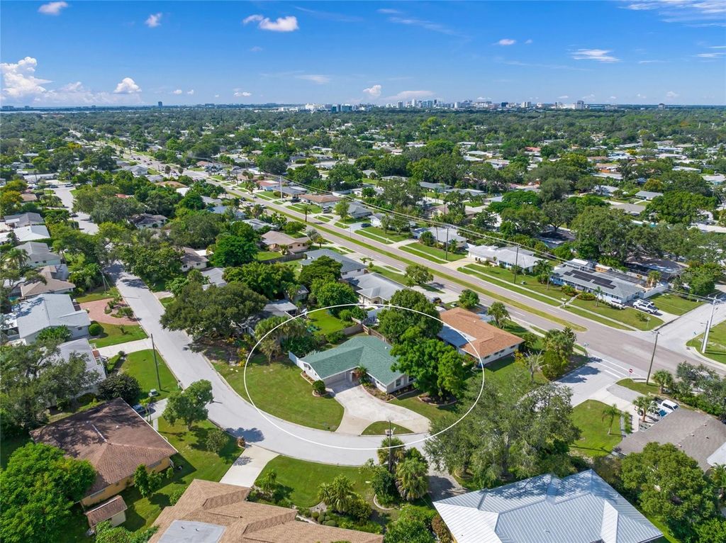 Photo of 2949 Bougainvillea Street, Sarasota, FL 34239 (MLS # A4667837)