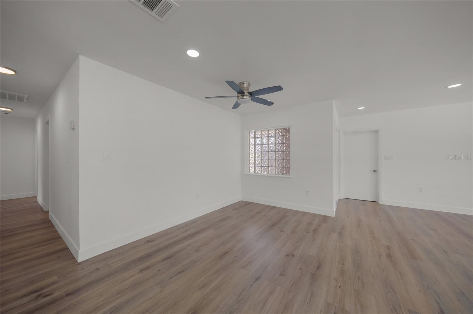 SOUTH GATE - Residential