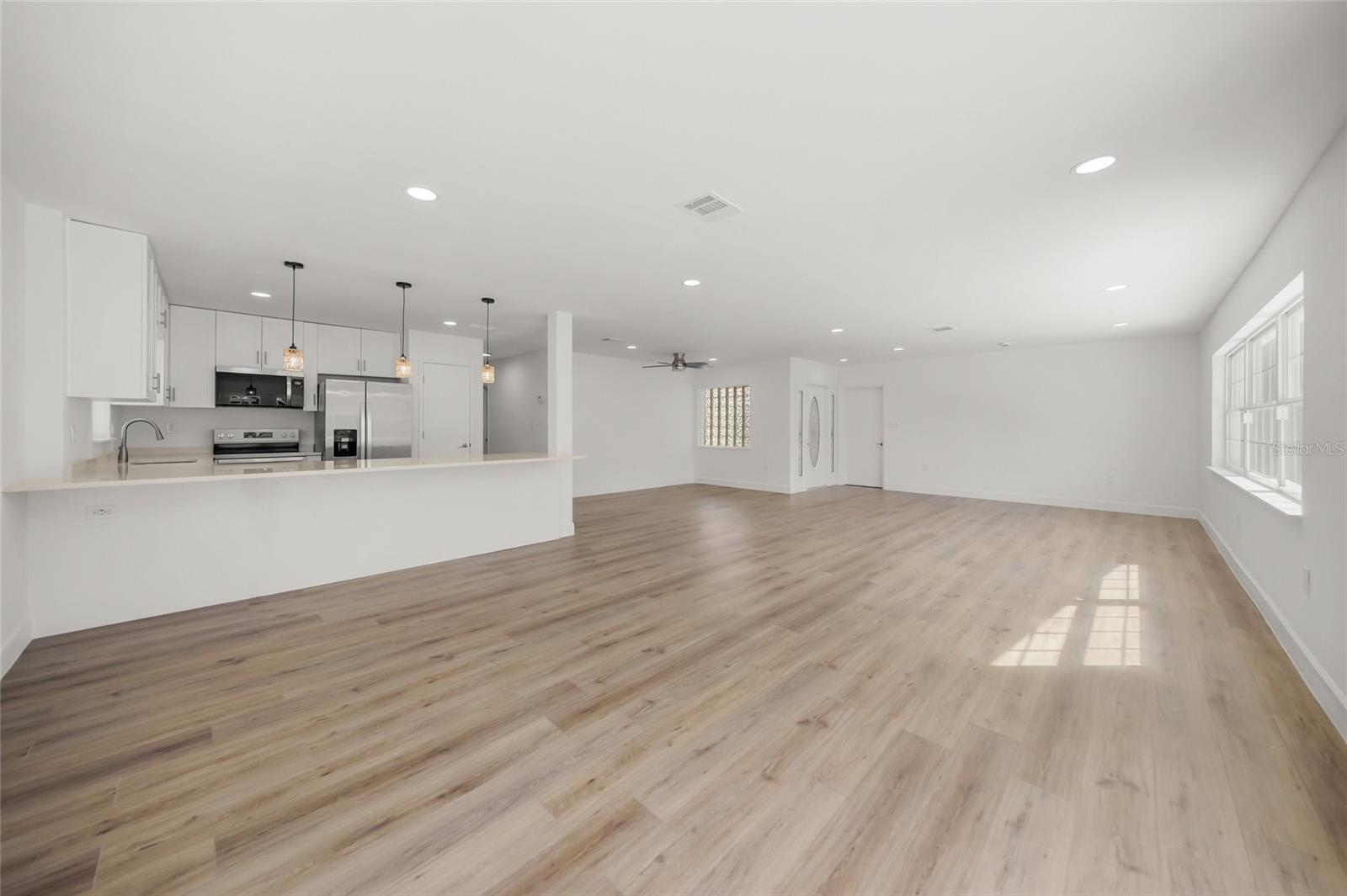 SOUTH GATE - Residential