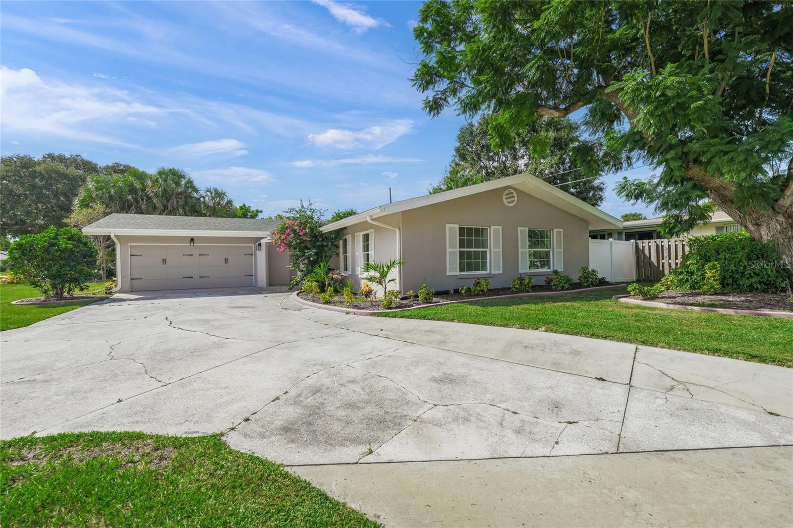 SOUTH GATE - Residential