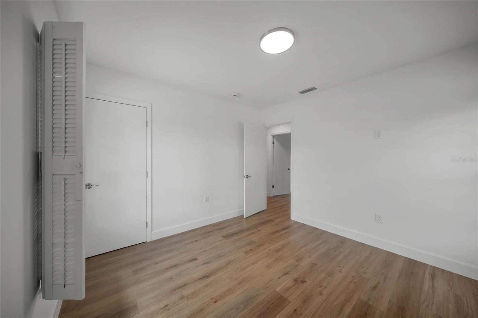 SOUTH GATE - Residential
