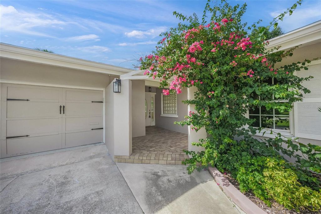 Photo of 2949 Bougainvillea Street, Sarasota, FL 34239 (MLS # A4667837)