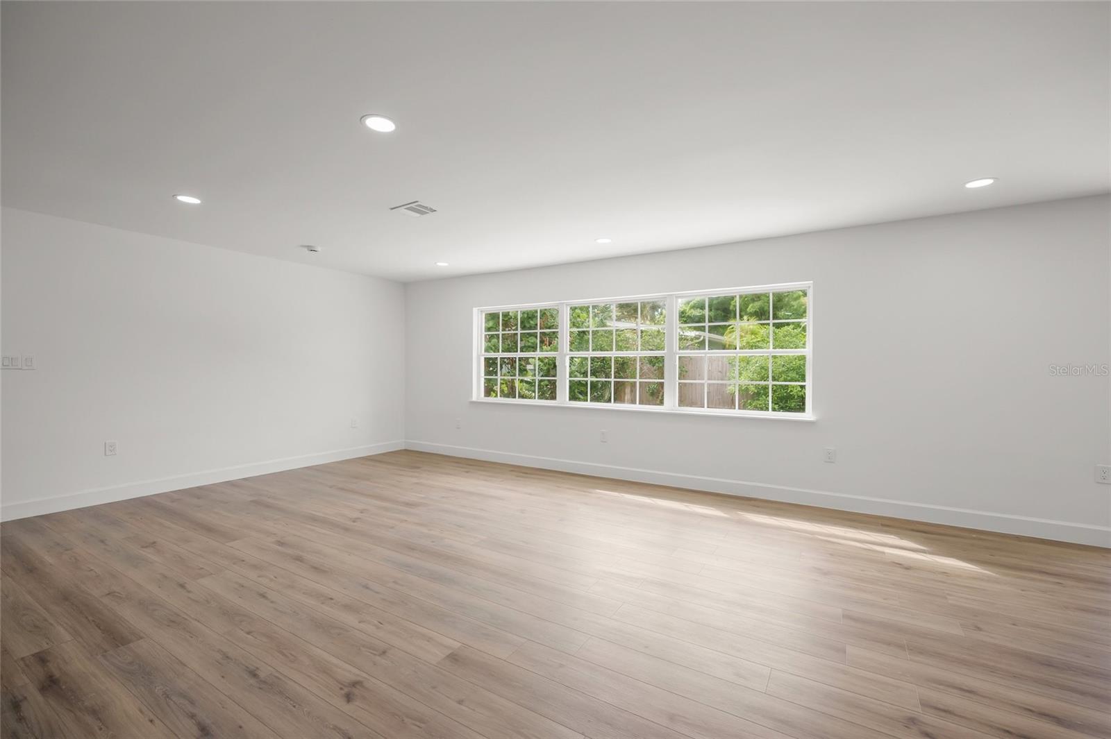 SOUTH GATE - Residential