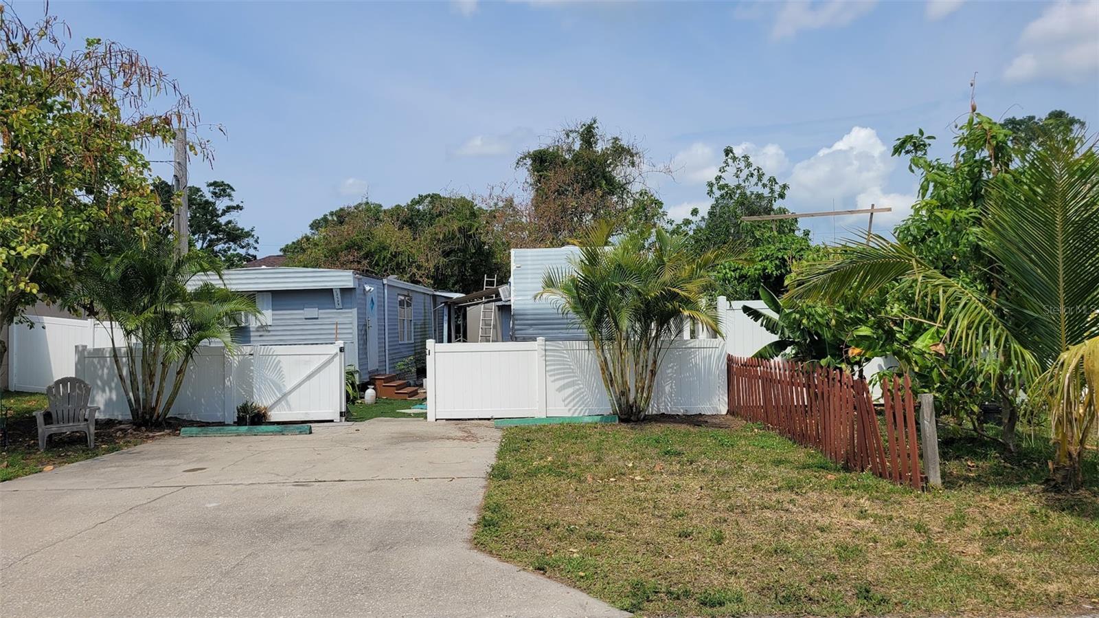 INVESTOR SPECIAL!!! CASH Offers only! Mobile home on Land, no HOA! Make an appointment to see this today!