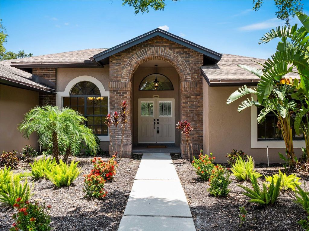 Photo of 10009 Clubhouse Drive, Bradenton, FL 34202 (MLS # N6139619)