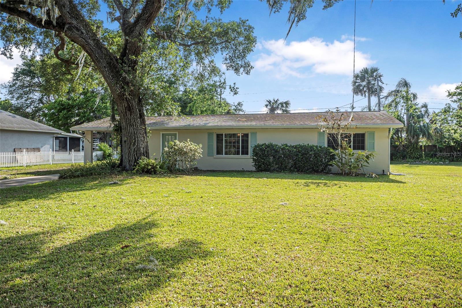 2120 QUEEN PALM DRIVE