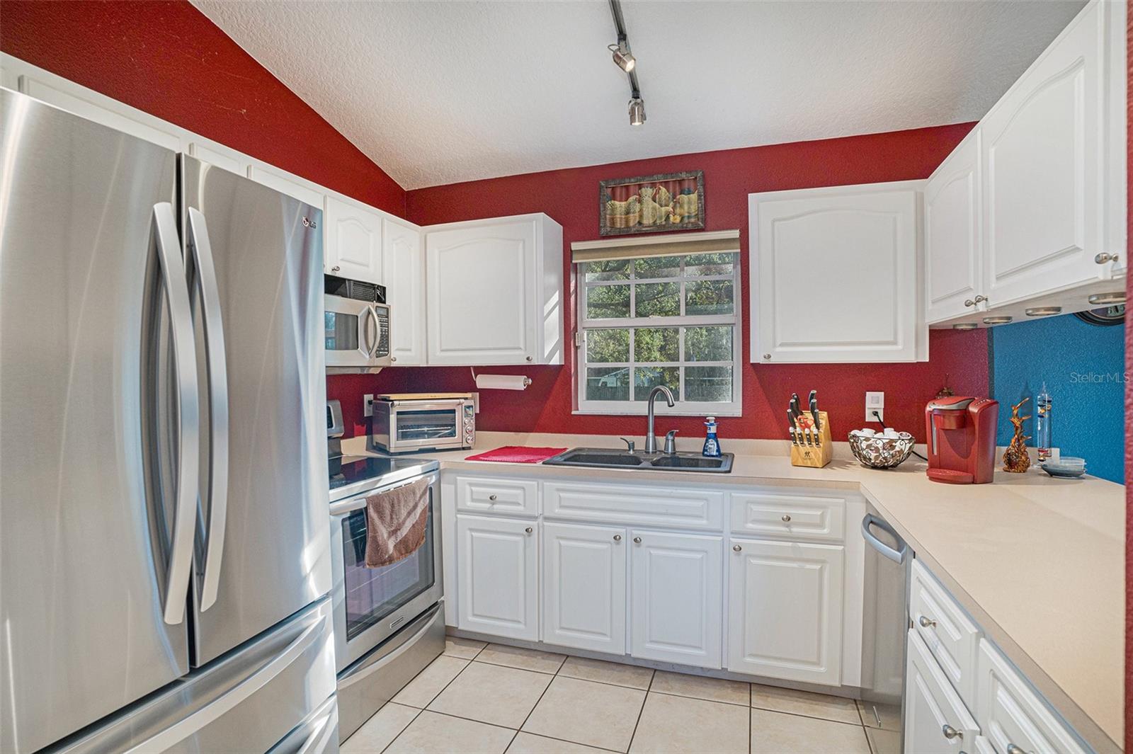 DEVANE & LOWRY - Residential