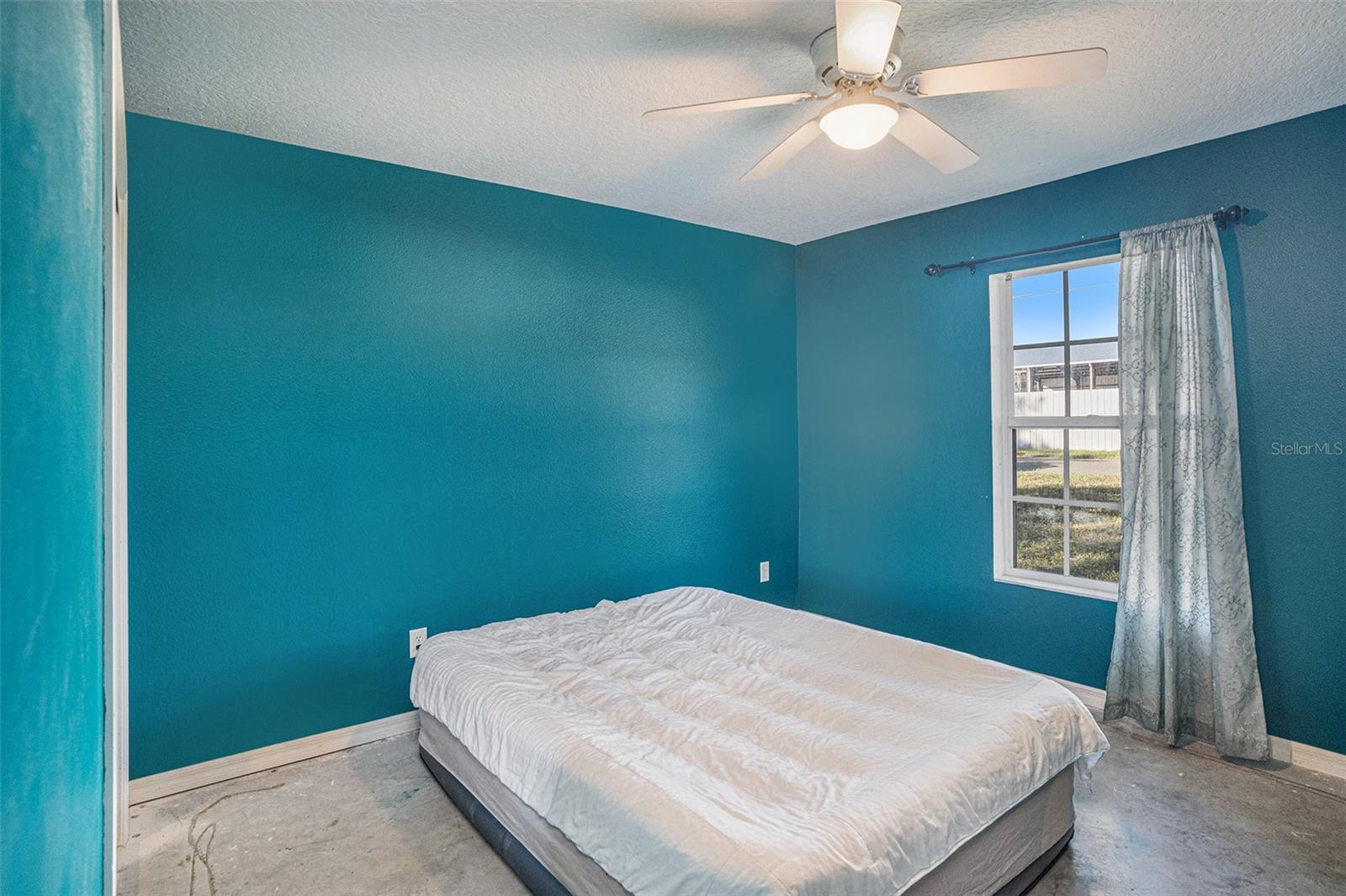 DEVANE & LOWRY - Residential