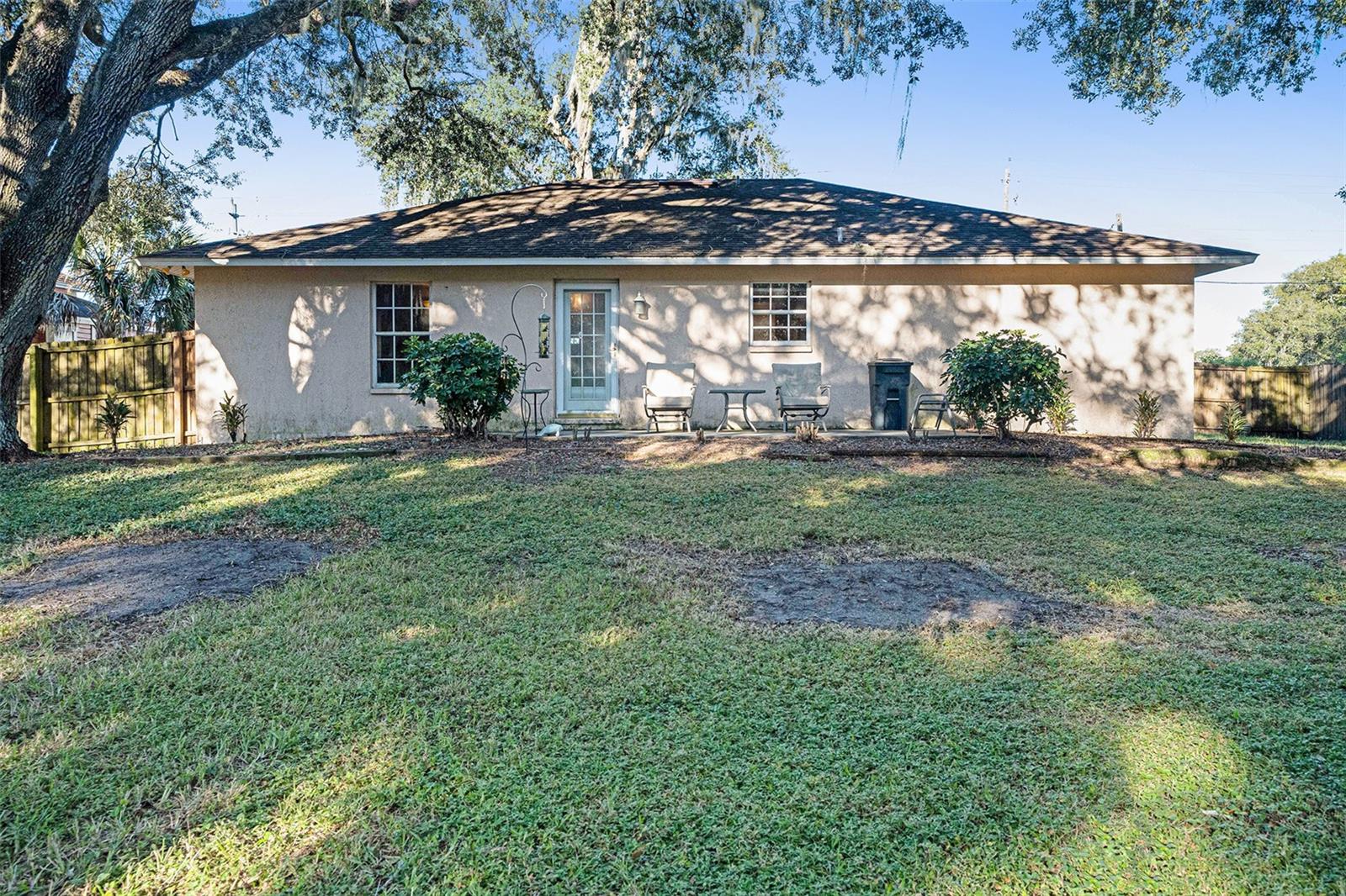 DEVANE & LOWRY - Residential