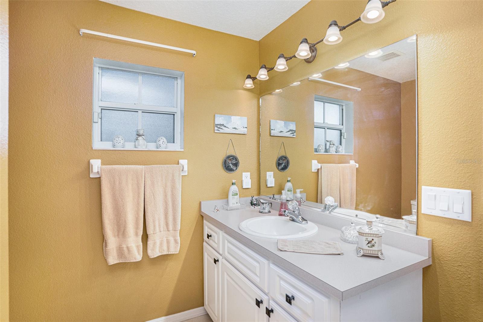 DEVANE & LOWRY - Residential