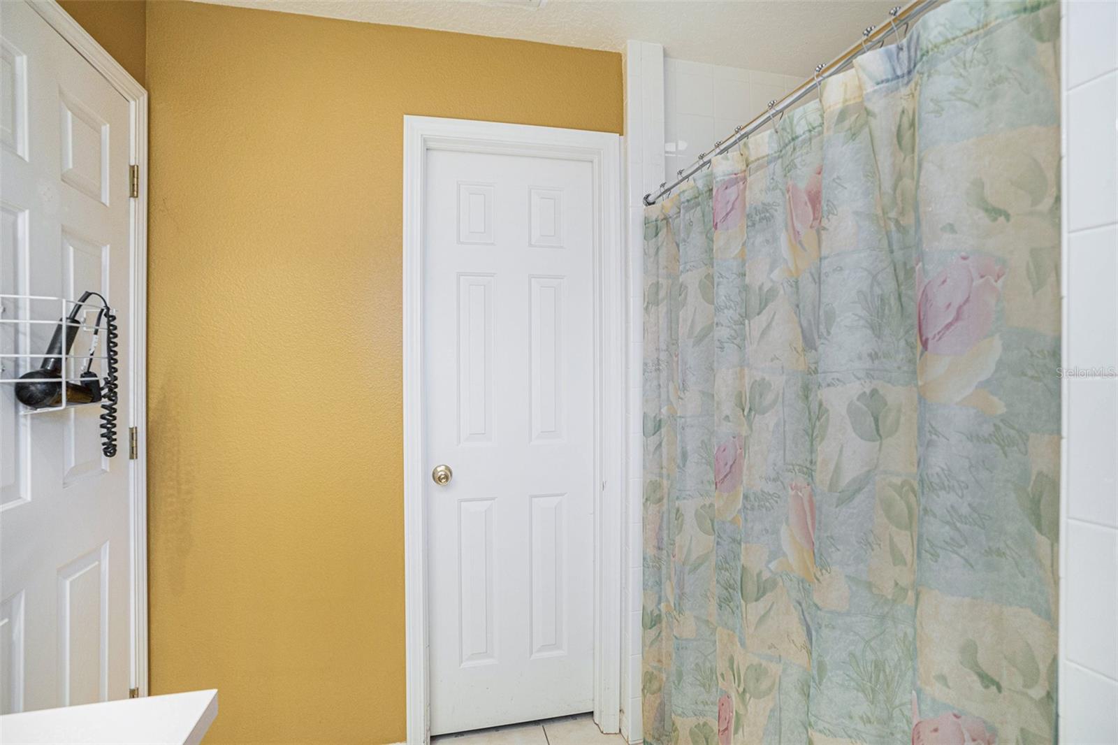 DEVANE & LOWRY - Residential