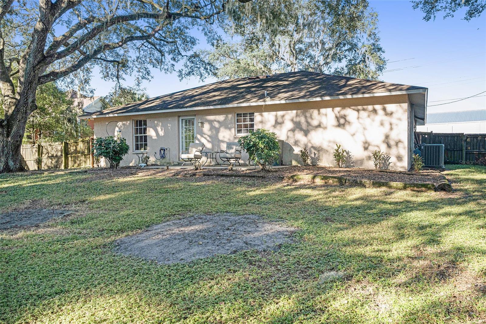 DEVANE & LOWRY - Residential