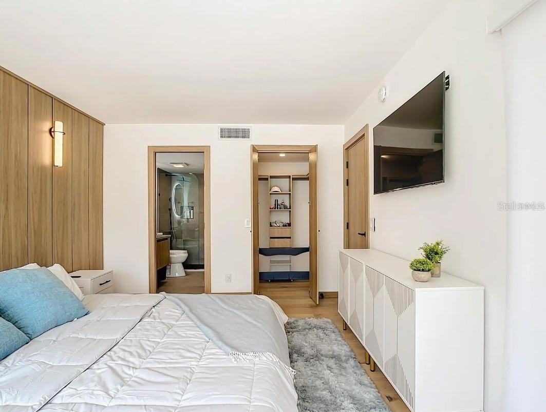LA PUERTA DEL SOL CONDO - Residential