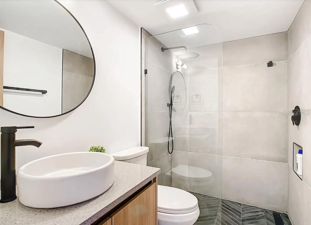 LA PUERTA DEL SOL CONDO - Residential