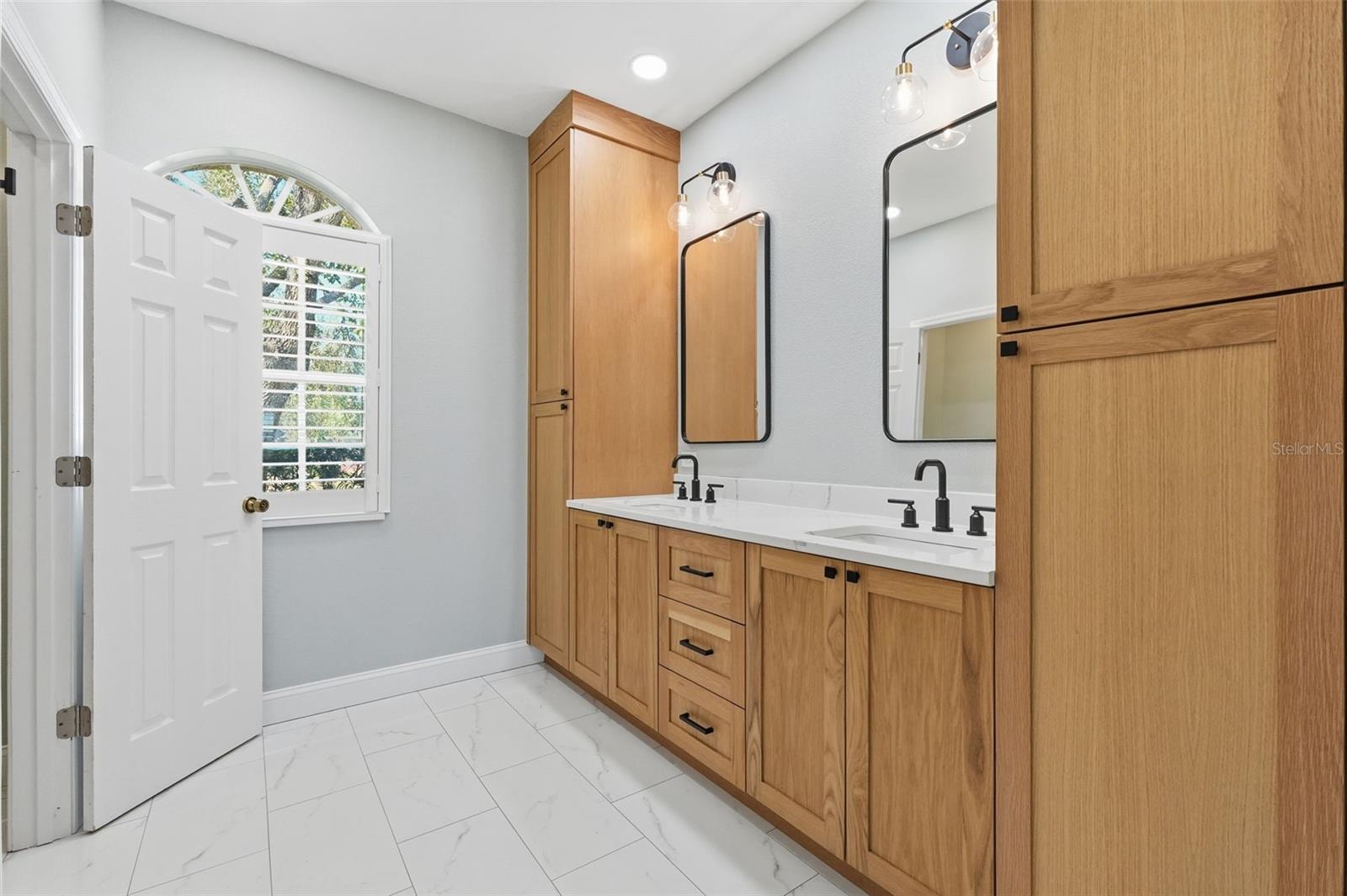 RIVER WATCH - Residential